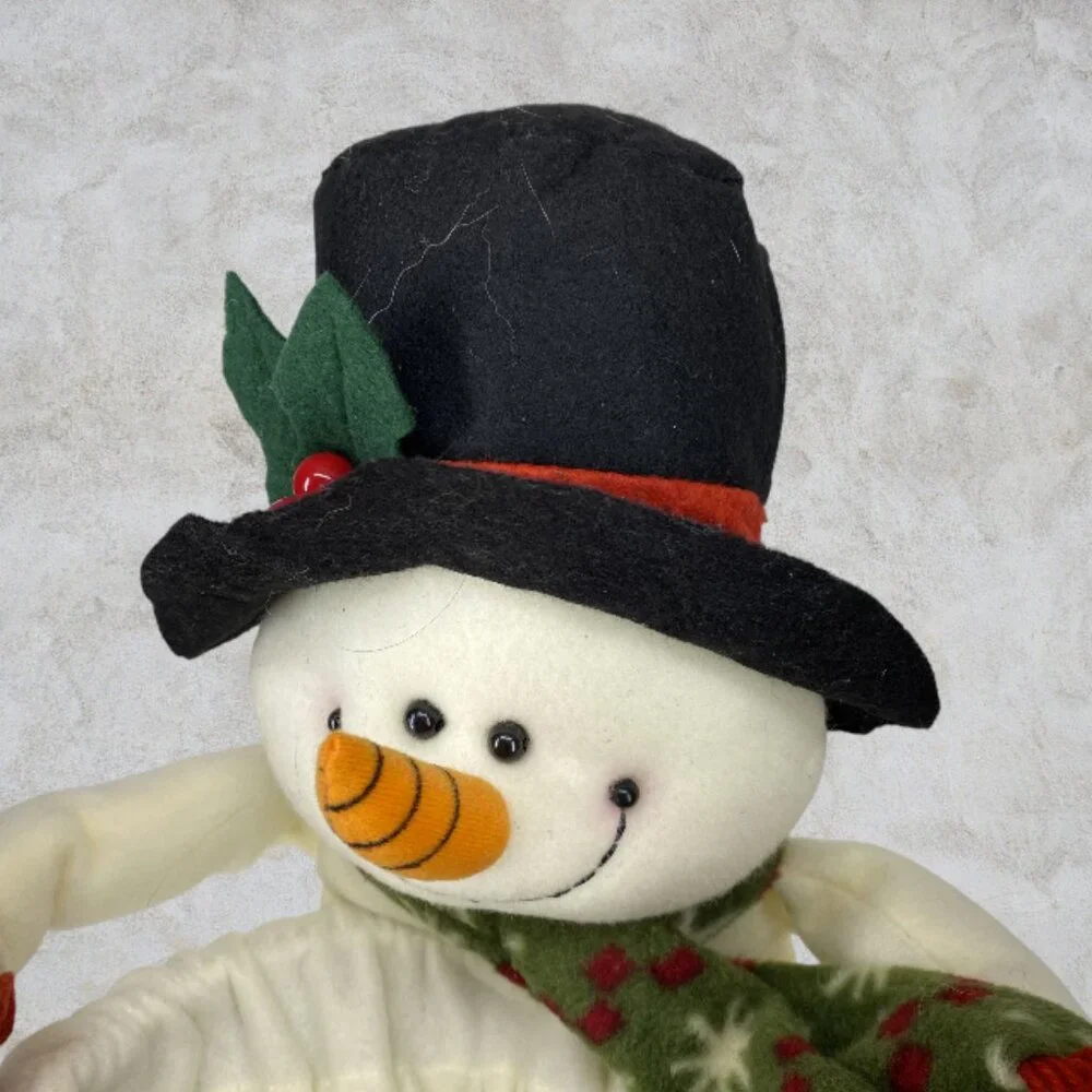 SNOWMAN BIN COVER -- Festive Felt Cover for Trashcan, Small, Pulls On, Christmas